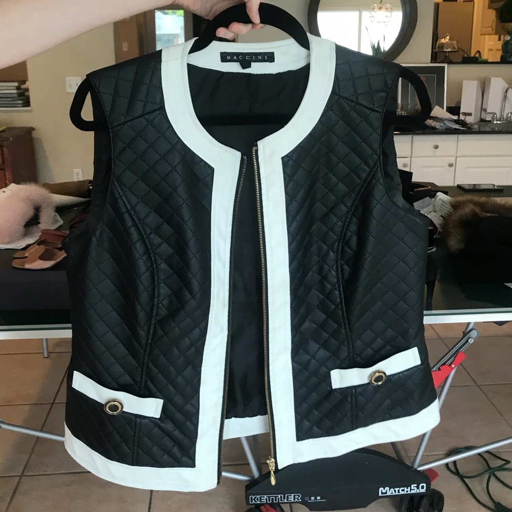 Baccini black pleated leather vest Petite Larg